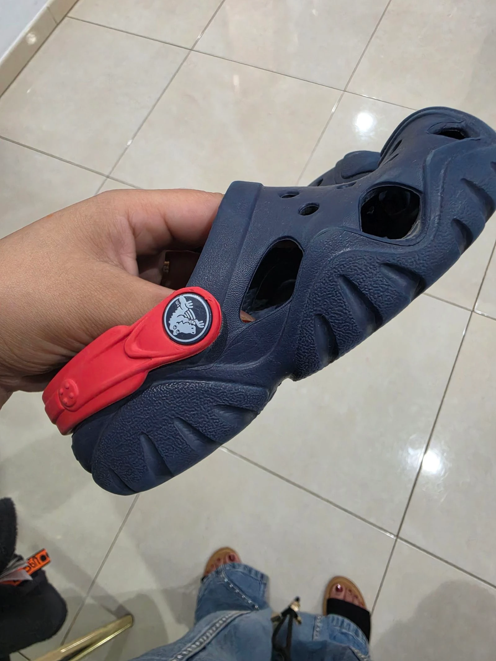 Crocs boy – photo 2
